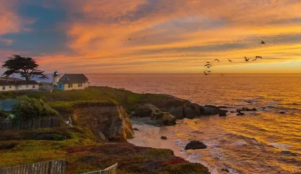 Oceanfront luxury wdramatic views - 30 day rental minimum