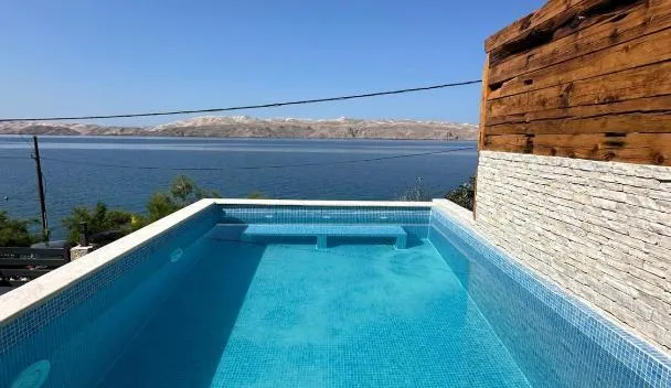 Beachfront Villa Amfora with Pool, Karlobag (updated prices 2026)