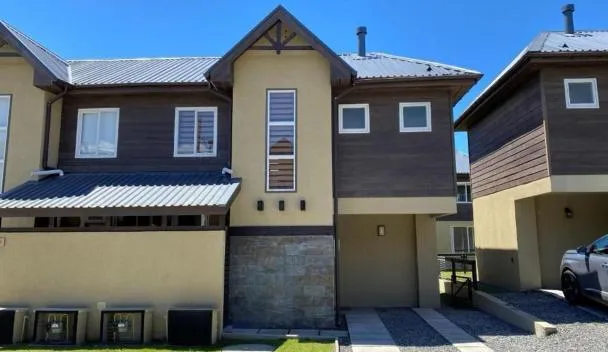 Hermosa casa en condominio en Pucón