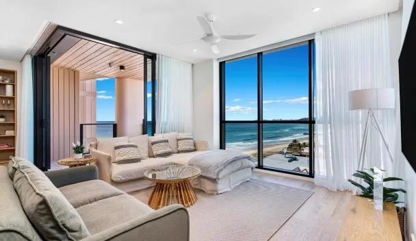 Luxury Beachside Apartment - The Hemingway, Gold Coast (updated prices ...