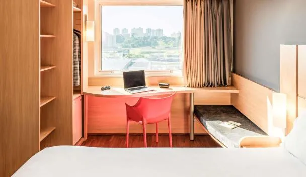 ibis Sao Jose dos Campos Dutra, São José dos Campos (updated