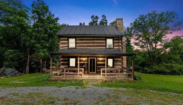 Historic Restored Farmhouse with Cowboy Cauldron Fire Pit Near Ice ...