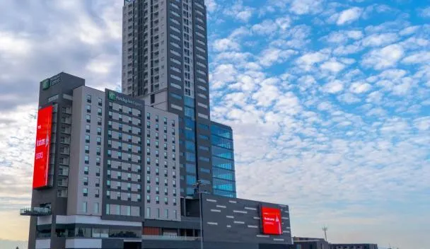 Holiday Inn Express Monterrey Fundidora erhält exzellente Standortbewertungen