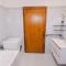 Domus Leonardo-Private Free Parking-19