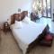 Glam Resort G H O S T E L-11