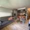The little Nest-10