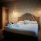 Lainez Rooms & Suites-7
