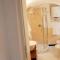 2 Bed House Sleeps 5 - Terrace - Communal Pool-12