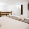 Unforgettable Split Level Jacuzzi Suite Navona - Top Collection-21