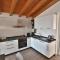 Blue Apartment in Marciaga di Costermano-4