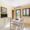 A charming country cottage + bikes and kayaks-12