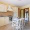 A charming country cottage + bikes and kayaks-18