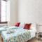 GuestHost - I Renai - Ponte delle Grazie Modern Apartment-1