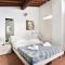 Tornabuoni apartment in central Florence-67