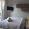 Michelangelo Apartments con parcheggio gratuito in loco e self check in-8