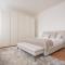 Design Apartment with Balcony on the Grand Canal R&R-7