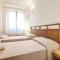 2 Bedroom Beautiful Home In Ca--12