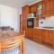 2 Bedroom Lovely Apartment In Siponto-15