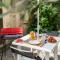 Cisanello Rock Apartment with Patio and Barbecue-2