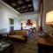 Palazzo Castiglioni luxury suite and rooms-30
