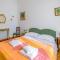 Florence Quiet Apartment with Private Garden-8