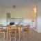 Elegant Residence Ea Bianca 2 Bedroom sleeps 6 extra bed available n0614-0
