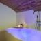 Medieval flat with whirlpool bath-3