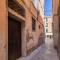 Sant'Aponal Cozy Apartment with Balcony R&R-33