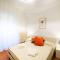 Keys of Italy - Borgo SSApo 13 - Deluxe 2 Family Apts by Ponte Vecchio-1