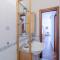 2 Bedroom Lovely Apartment In Le Grazie-19