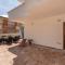 Casa con ampio cortile-24