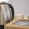 Elegant Apartment - Free WiFi, Private Parking & Air Conditioning-23