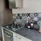 Bright flat just 10 minutes from the city centre-8