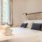 Queen of Rome Luxury Rooms-2
