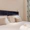 Queen of Rome Luxury Rooms-20