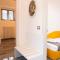 Lake Como - 3 min Walk from Beach - Modern Flat for 5 Guests-16