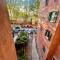 2BR Flat by Metro - 6min to Colosseo - Full Kitchen - Wi-Fi - A-C-30