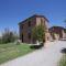 Lovely farmhouse in Tuscany with panoramic view-3
