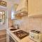 Cozy flat in downtown Orbetello-6