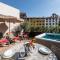 Modigliani terrace jacuzzi Golden House