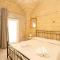 Victoria Luxury Suite-23