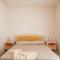 Elegant Residence Ea Bianca 2 Bedroom sleeps 6 plus extra bed available-3