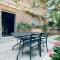 Vatican City Historic Center -Luxury Flat with Garden and Private Parking