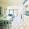 Villa Azzurra a due passi dal mare-5