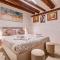 Cute House with Canal View - 10 Minutes to San Marco Square and Rialto Bridge-5