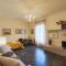 Lovely Balcony San Gimignano Apartments-4