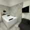Valentino Suite 36-13