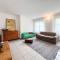 Two-room Apartment with garden and parking-1