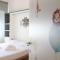 Elegant & Chic 2 Suites Apartment - 5min to Station, AC, Wi-Fi-2