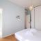 Elegant & Chic 2 Suites Apartment - 5min to Station, AC, Wi-Fi-7